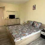 двустаен с басейн глобал Apartmán *