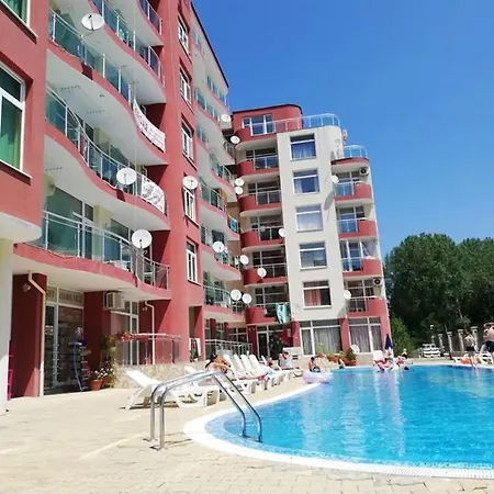 Апартамент двустаен с басейн глобал