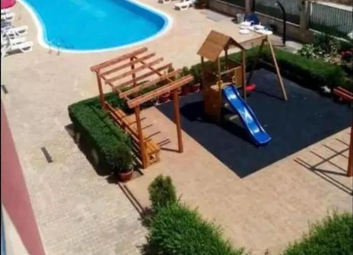 Апартамент двустаен с басейн глобал